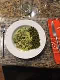 Noodles de Zucchini con pesto de aguacate🥑
