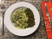 Una foto de noodles de calabacín