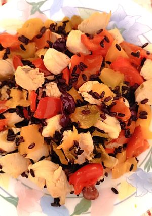 Foto di Insalata di riso venere con pollo e peperoni 😋