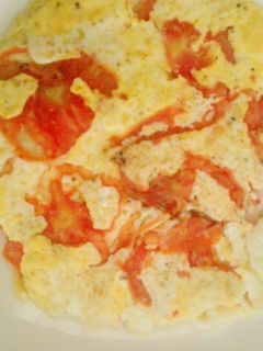 صورة لوصفة بيض مقلي بشرائح البندوره 🍅🍳