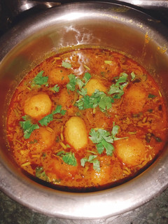 आलू दम(aalu dum recipe in hindi) रेसिपी मुख्य फोटो