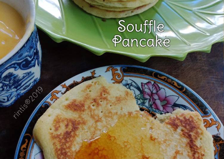 Fluffy Souffle Pancake Saus Smoothies Mangga