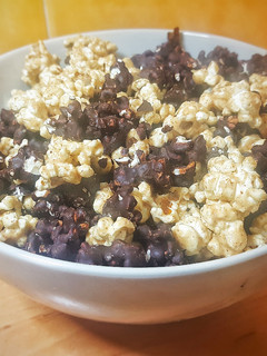 Una foto de Palomitas dulces de chocolate y crema de cacahuete