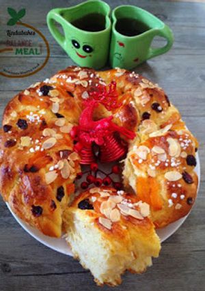 Hình của món Roscón de reyes - Taste of Spain.