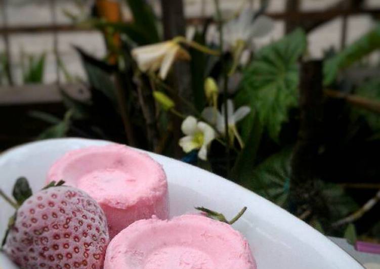 Resep Strawberry ice cream 🍦, Lezat