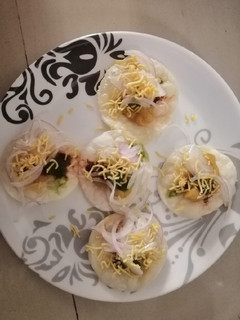 આલુ પૂરી (Surati Alu Puri Recipe In Gujarati) રેસીપી મુખ્ય ફોટો