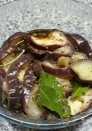 Una foto de Berenjenas en escabeche