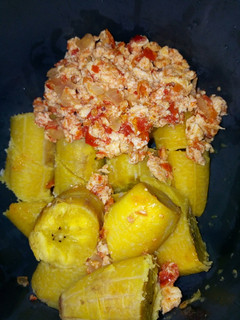A picture of Ripe plantain with egg sauce.