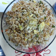 A picture of Cabbage and eggs fried rice.