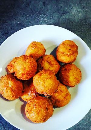 Une photo de Boulettes de mozzarella en friture