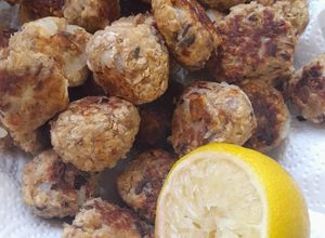 Una foto de Albóndigas de caballa y avena