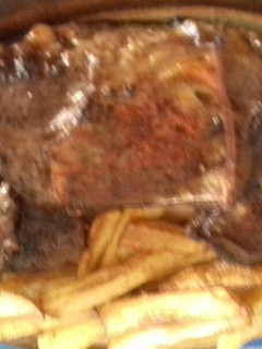 Una foto de Entraña de ternera con patatas fritas
