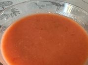 Una foto de gazpacho tomate