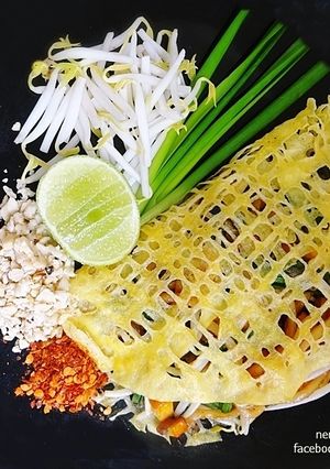 รูปของ ผัดไทยไข่ห่อ