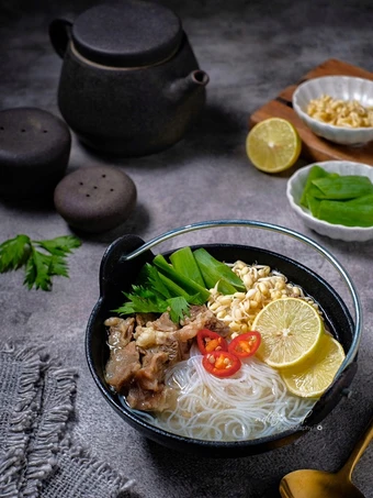 Cara Mudah Menyiapkan Resep Sup Daging dengan Tauge dan Bihun Anti Ribet, Bikin Ngiler