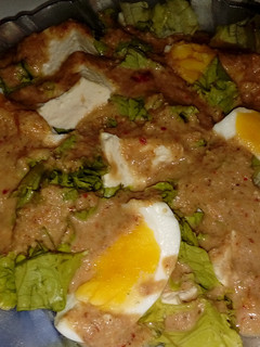 Foto resep Salad Tahu Selada Bumbu Kacang
