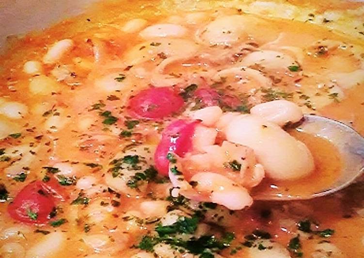 Zuppa fagioli e seppioline