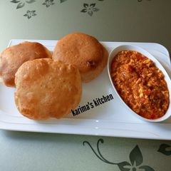 A picture of Fateera/egg sauce.