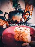 Basbusa Kelapa Pistachio(Bolu Semolina khas Arab dengan Kelapa dan Kacang-kacangan)