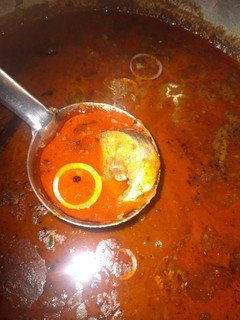 சிம்பிள் மீன் குழம்பு(meen kulambu recipe in tamil) செய்முறை முக்கிய புகைப்படம்