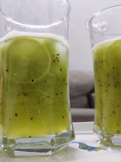 कीवी लेमोनेड (Kiwi lemonade recipe in Hindi) रेसिपी मुख्य फोटो