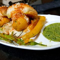 A picture of Mumbai Special Vada Pav.