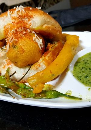 A picture of Mumbai Special Vada Pav.