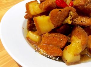 Hình của món Thịt Đùi Heo Kho Tiêu.