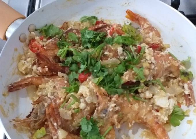 Udang telur asin daun ketumbar