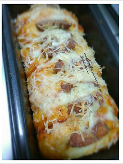 Foto resep Mozzarella sausage Pizza (Pizza sisir)