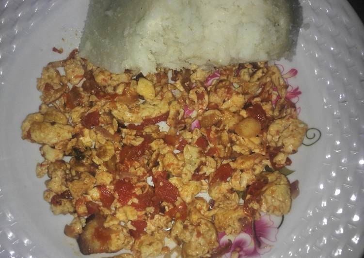 Easiest Way to Make Perfect Fried eggs served with ugali