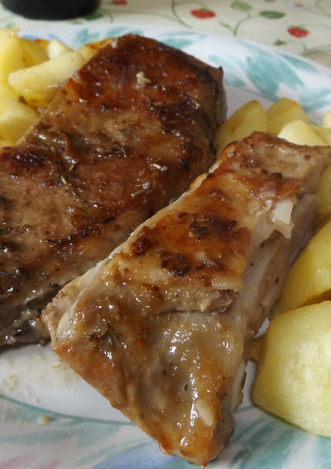 Una foto de Cordero al horno con miel, mostaza y soja