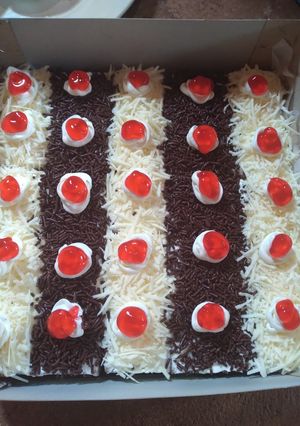 Foto resep Brownies potong variasi toppjng coklat mesis dan keju
