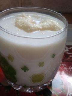 ठंडी ठंडी चाटी की लस्सी(lassi recipe in hindi) रेसिपी मुख्य फोटो