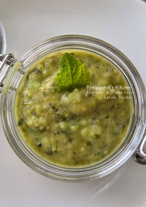 A picture of Avocado & Tomatillo Salsa Verde.