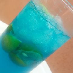 A picture of Blue curacao lemonade.