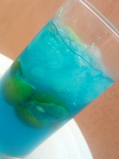 A picture of Blue curacao lemonade.