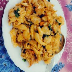 A picture of Chinese Macaroni.