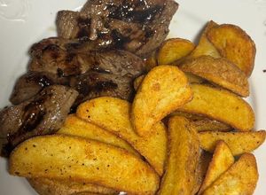 Foto de Bife de Alcatra com batata rústica na air fryer