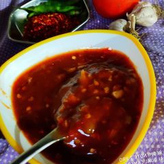 A picture of Tomato and garlic chutney.