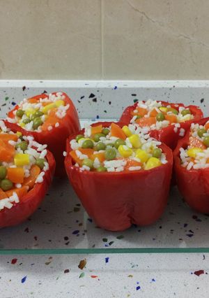 Una foto de Pimientos rellenos de arroz con verduras