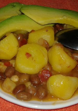 A picture of Githeri /potatoes.