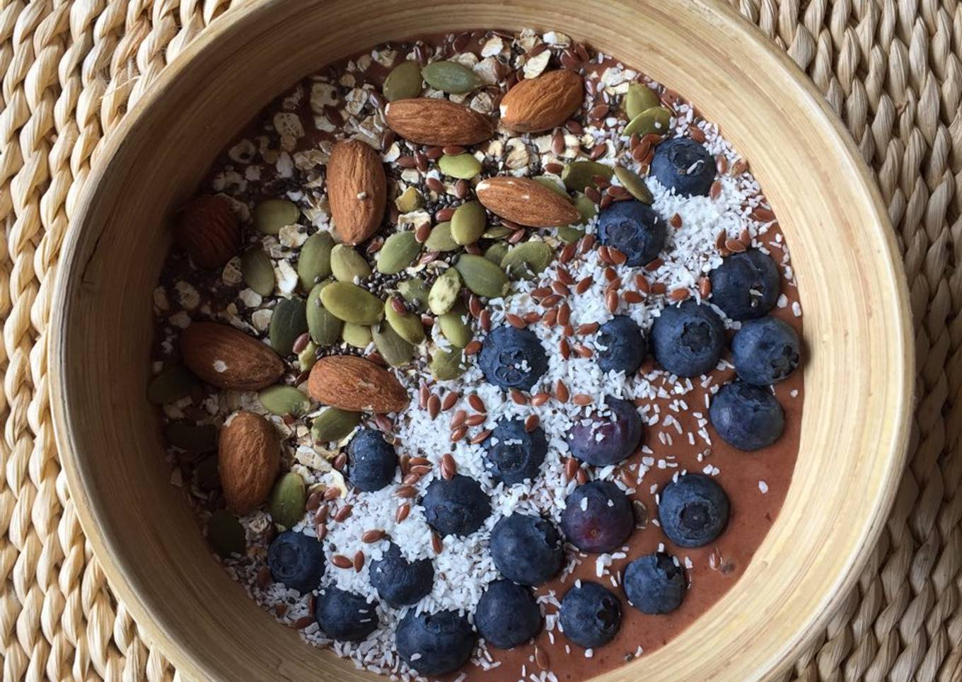 Bowl energético con chocolate y jengibre