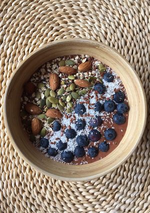 Una foto de Bowl energético con chocolate y jengibre