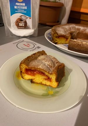 Kuglóf cukor-és tejmentesen, eperlekvárral recept fotója