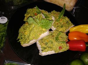 Una foto de Molletes de guacamole