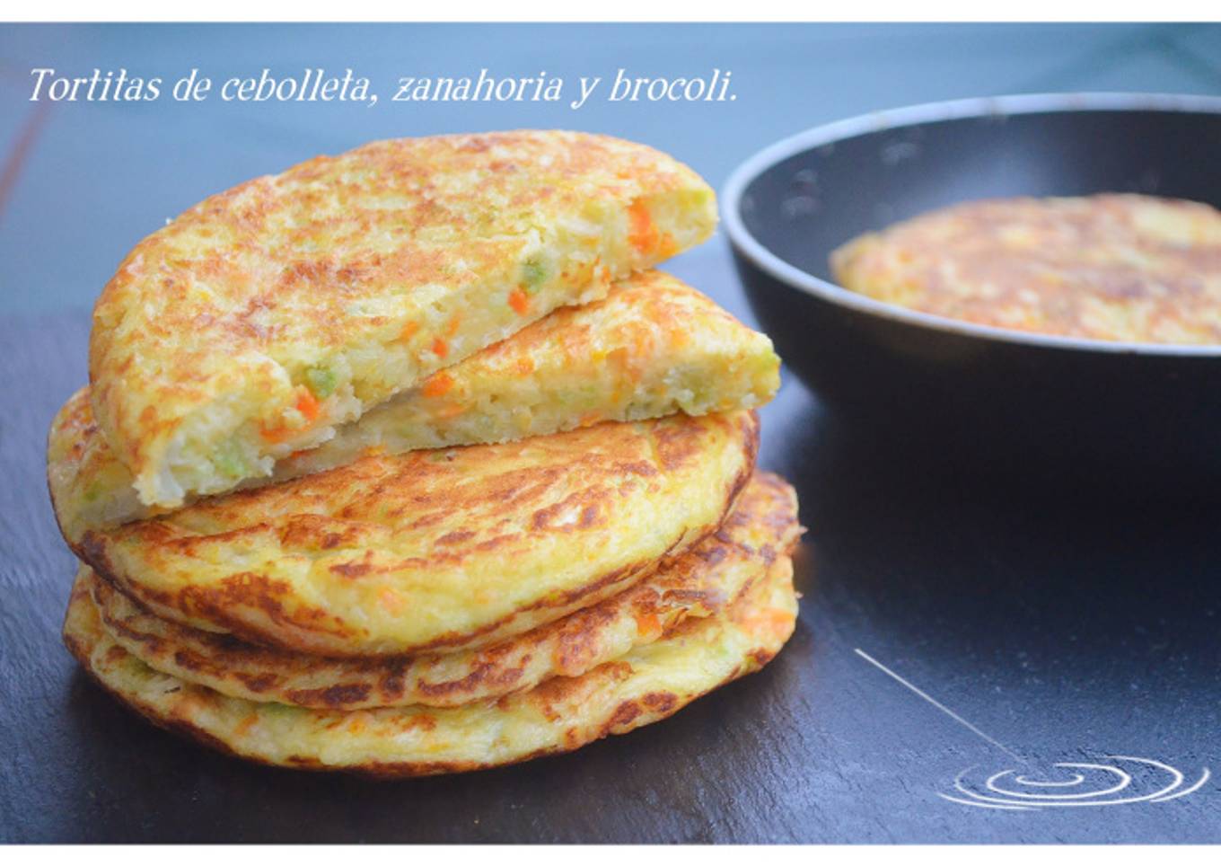 Tortitas de cebolla, zanahoria y brócoli