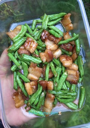 รูปของ “ผัดถั่วฝักยาวน้ำมันหอยใส่หมูสามชั้น”
