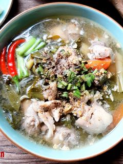 Hình của món Canh gà lá giang.