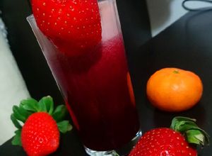 O poză a rețetei Suc de sfeclă cu mere, grapefruit, lămâie și struguri.